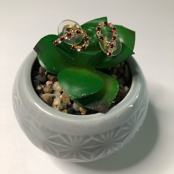 Earrings - Picture 1 of 5